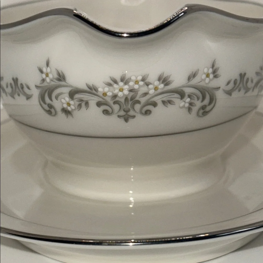 Noritake Gravy Boat w Attached Under Plate Parkridge Pattern